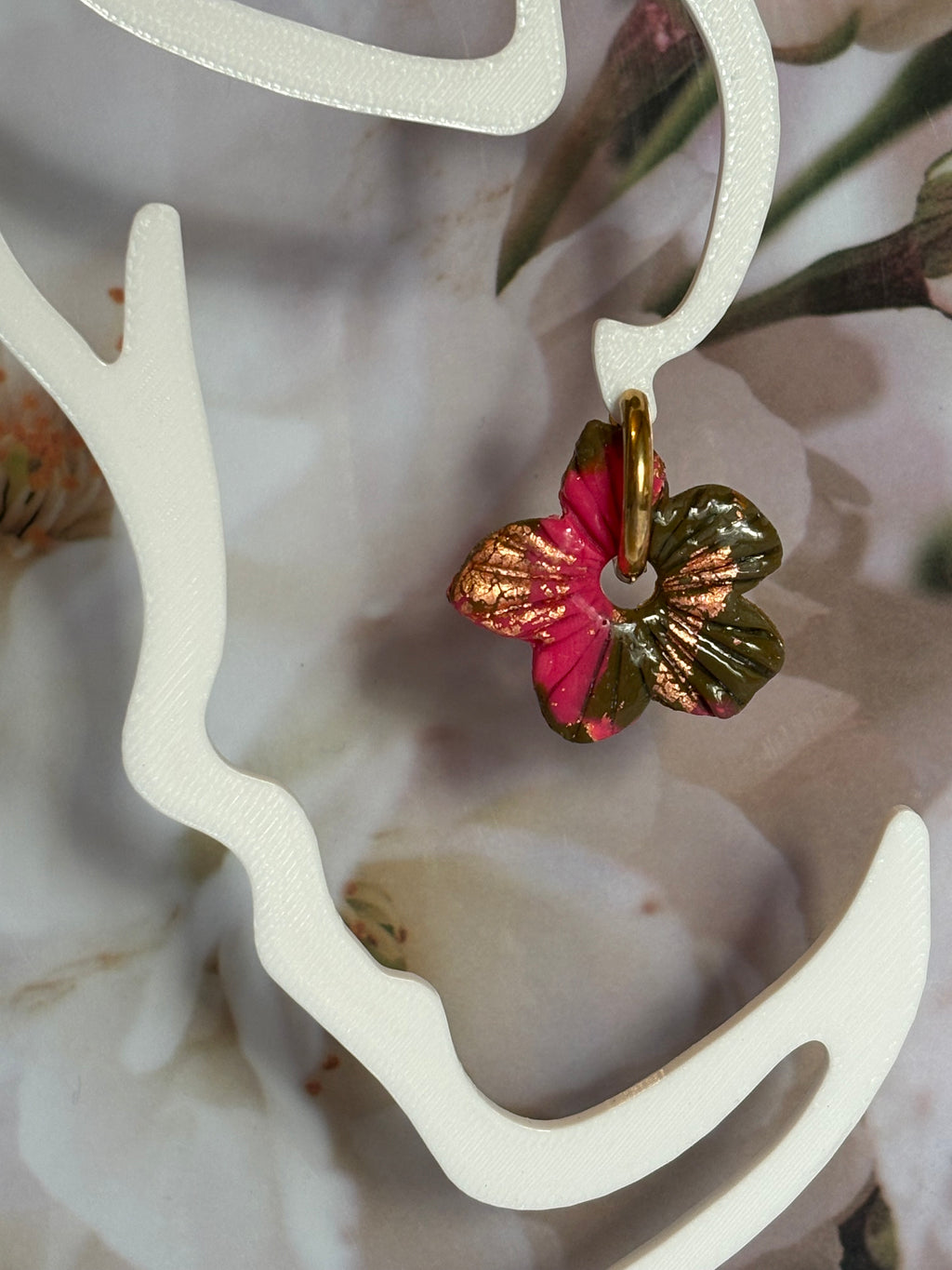 Hibiscus kaki/fuchsia