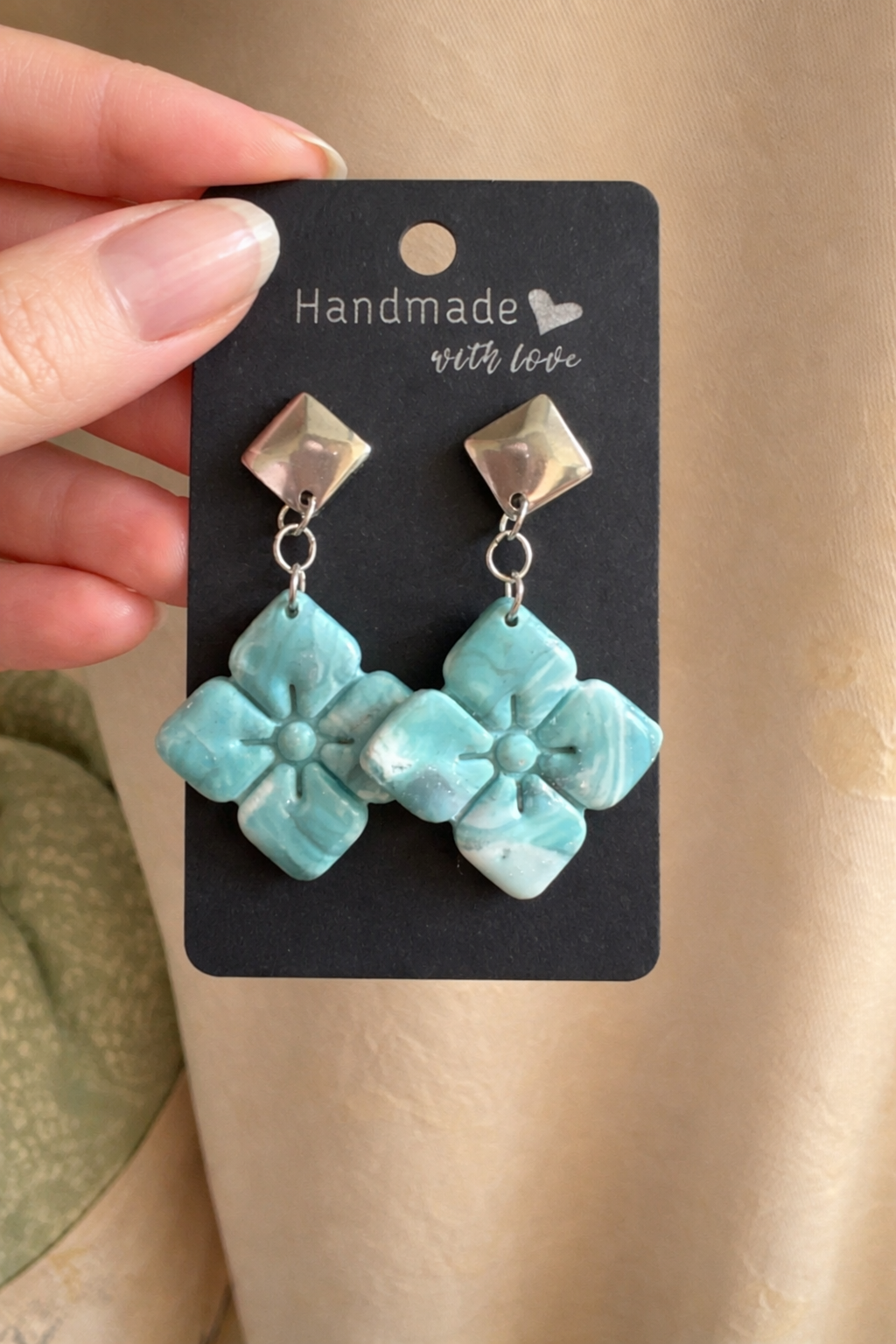 Boucles d’oreilles fleurs carrés